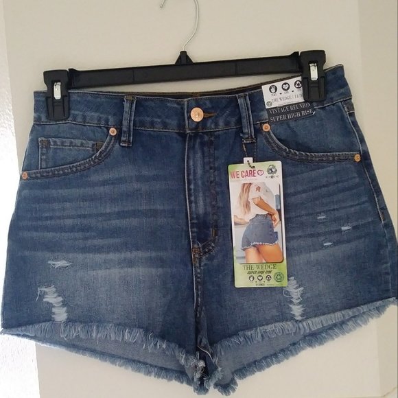 SOLD SOLD SOLD Rewash The Wedge Super High Rise 9/29 Shorts - Picture 13 of 16